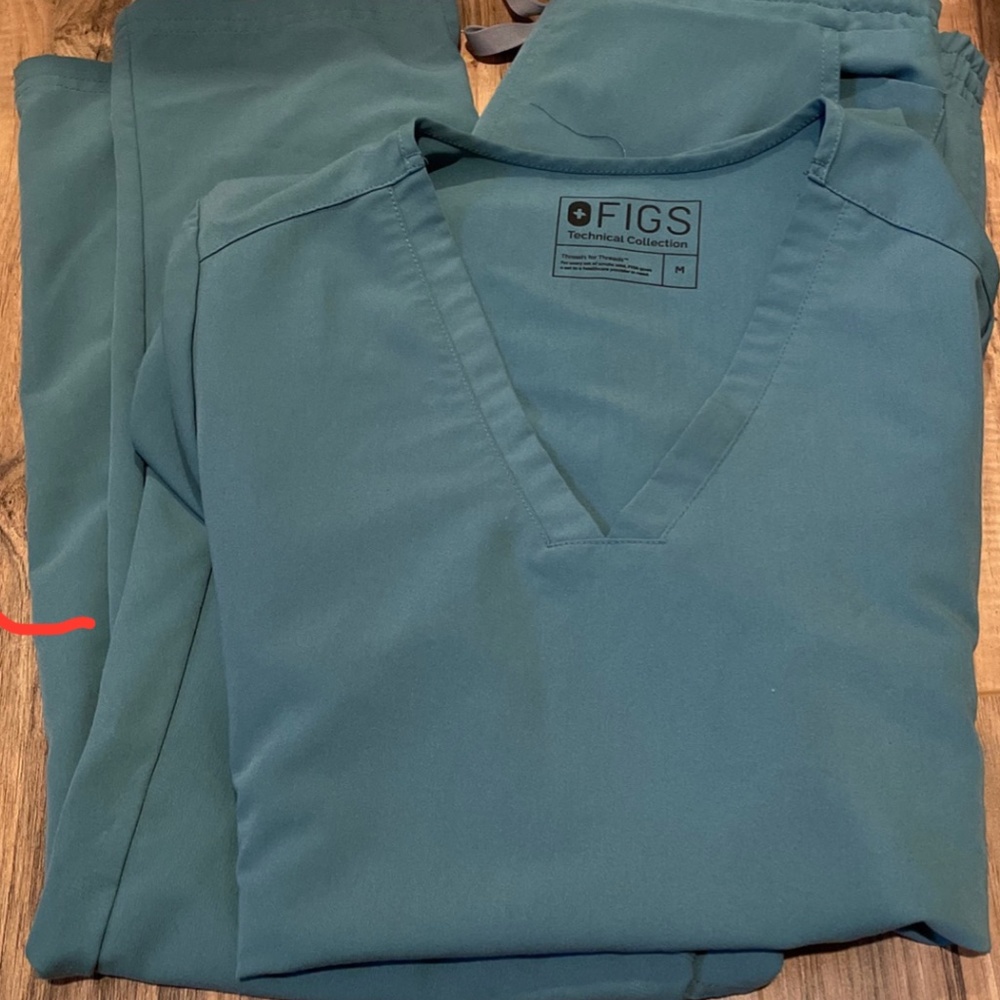 Figs scrubs